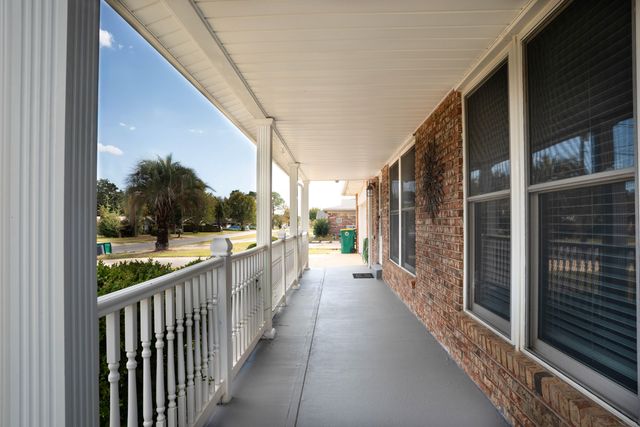 12 W Casa Loma Drive, Mary Esther, FL 32569