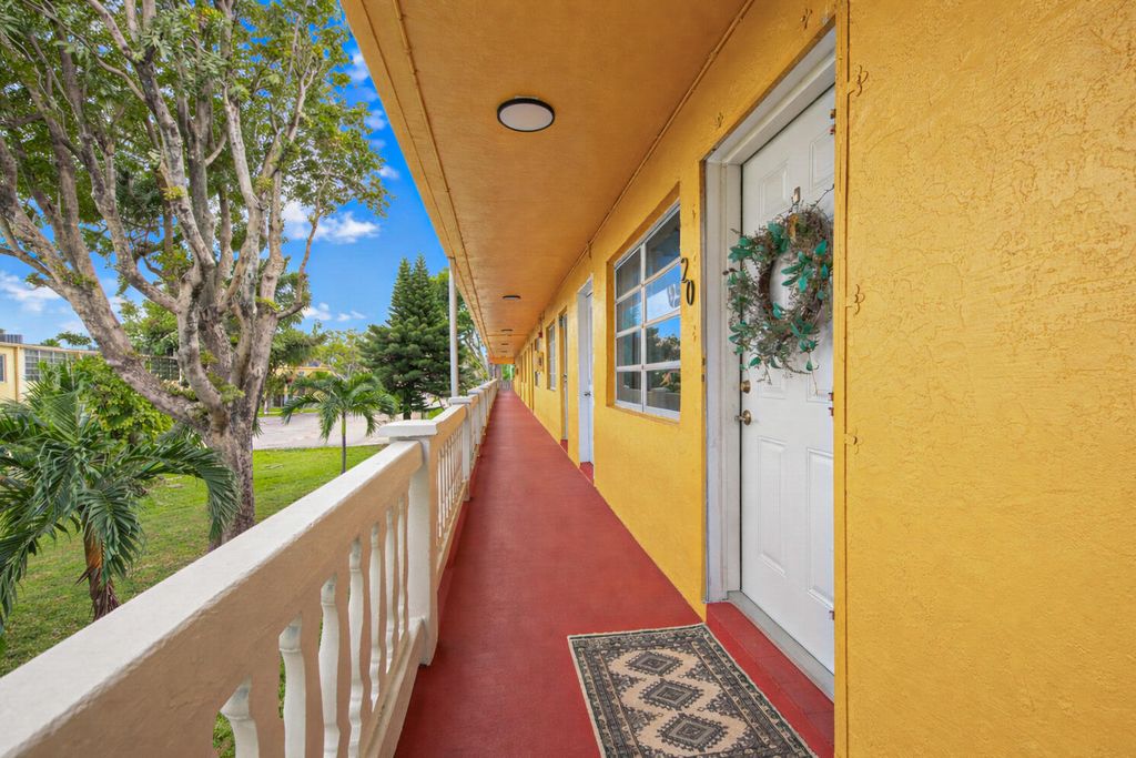 115 NE 202nd Terrace M20, Miami Gardens, FL 33179