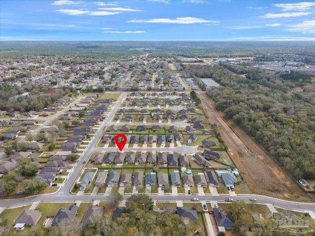 5797 Corkscrew Ct, Pace, FL 32571
