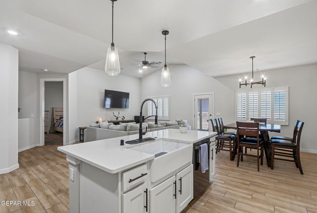 7413 White Cedar Place, Canutillo, TX 79835
