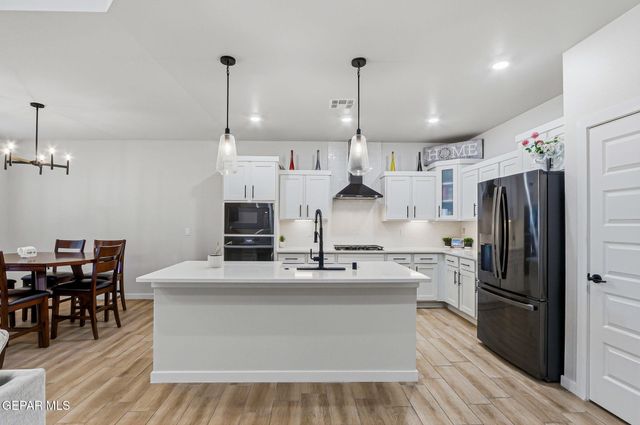 7413 White Cedar Place, Canutillo, TX 79835