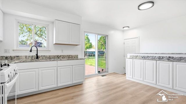 25647 Baker Street, Taylor, MI 48180