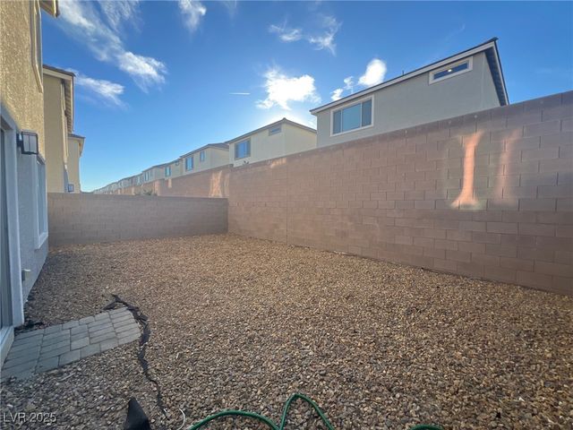 7939 Terra Barossa Street, Las Vegas, NV 89113