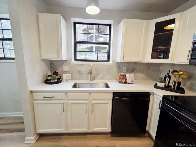 10950 W Florida Avenue 304, Lakewood, CO 80232