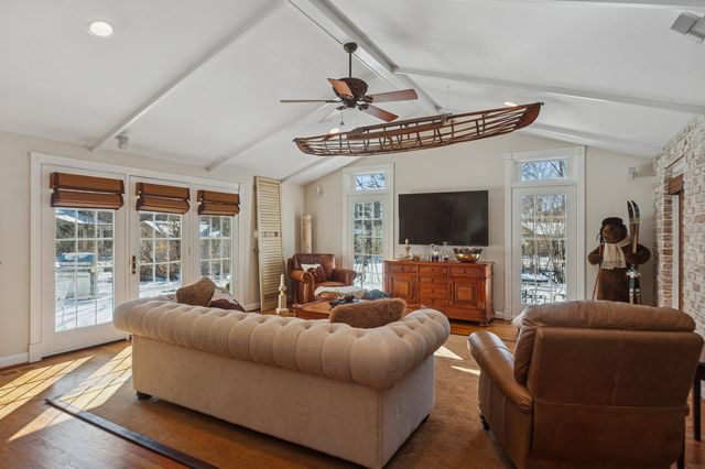 706 Cherry Court, Itasca, IL 60143