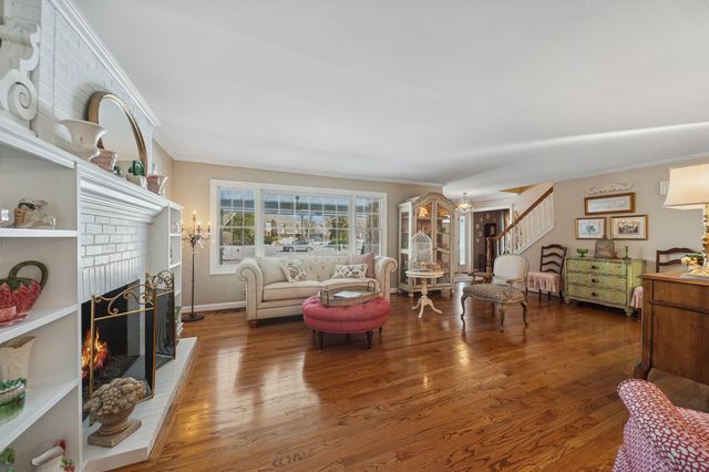 706 Cherry Court, Itasca, IL 60143