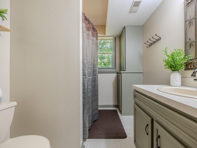 8484 24th Avenue, Jenison, MI 49428