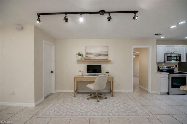 110 SE 13th PL, Cape Coral, FL 33990