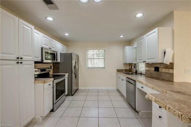 110 SE 13th PL, Cape Coral, FL 33990