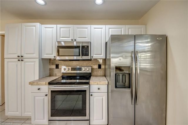 110 SE 13th PL, Cape Coral, FL 33990