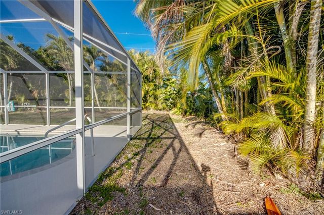 110 SE 13th PL, Cape Coral, FL 33990