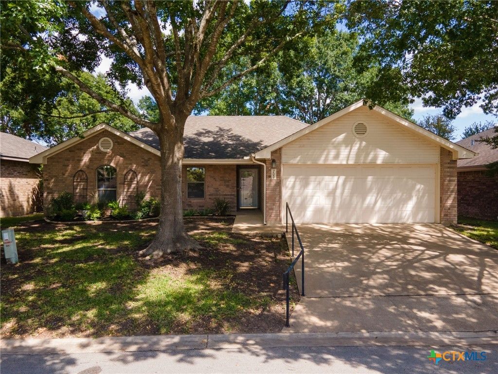 709 Cottonwood Drive, Burnet, TX 78611