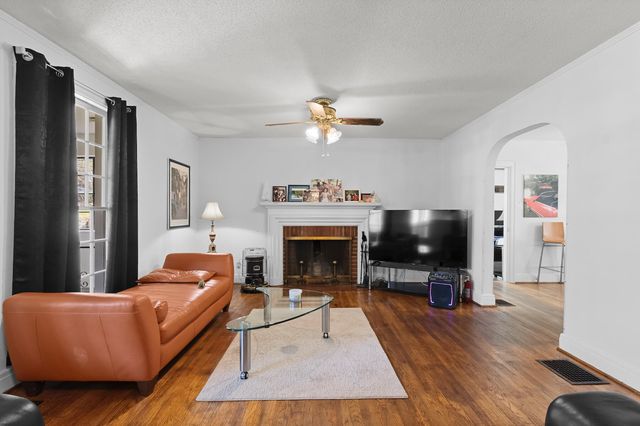 809 N Oakwood Street, Rossville, GA 30741