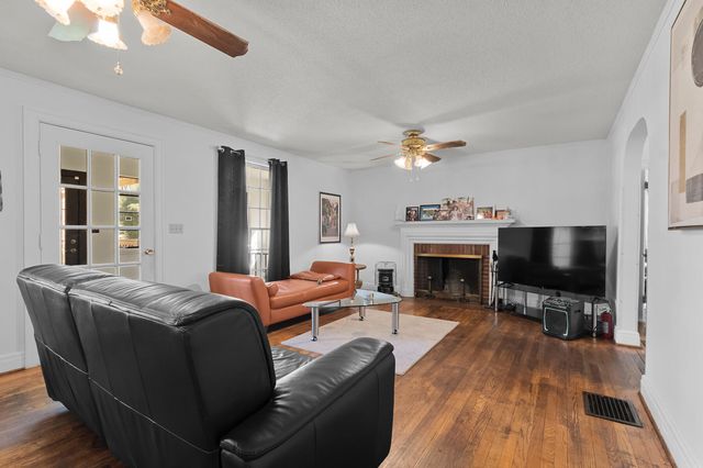 809 N Oakwood Street, Rossville, GA 30741