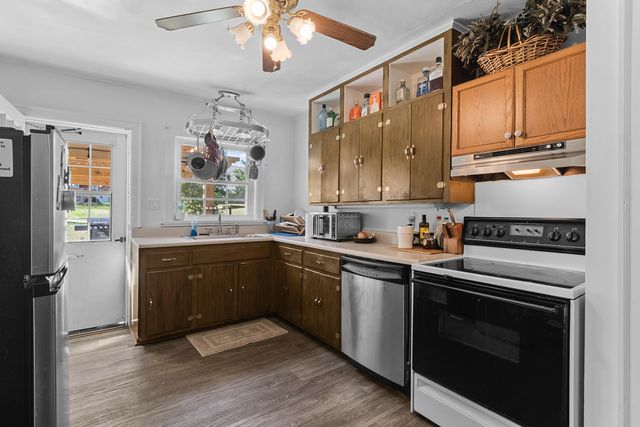 809 N Oakwood Street, Rossville, GA 30741