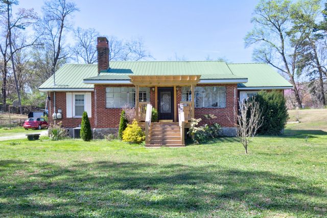 809 N Oakwood Street, Rossville, GA 30741