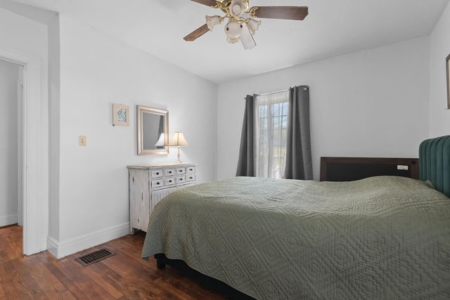 809 N Oakwood Street, Rossville, GA 30741