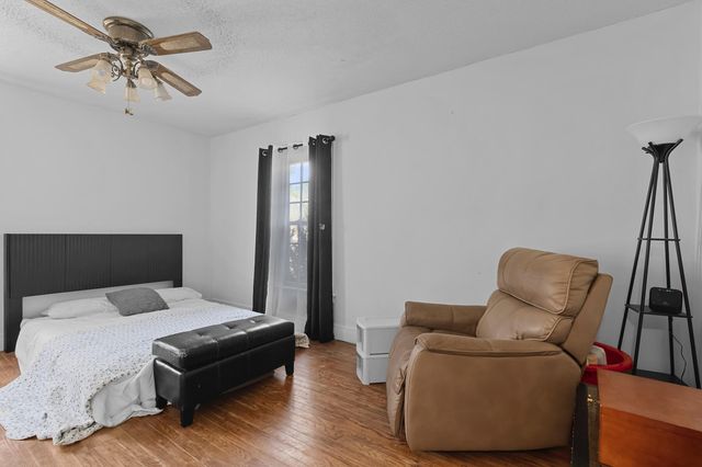 809 N Oakwood Street, Rossville, GA 30741