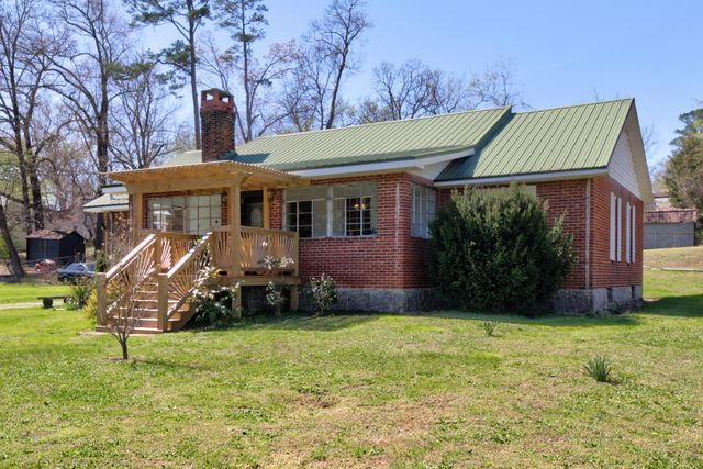 809 N Oakwood Street, Rossville, GA 30741