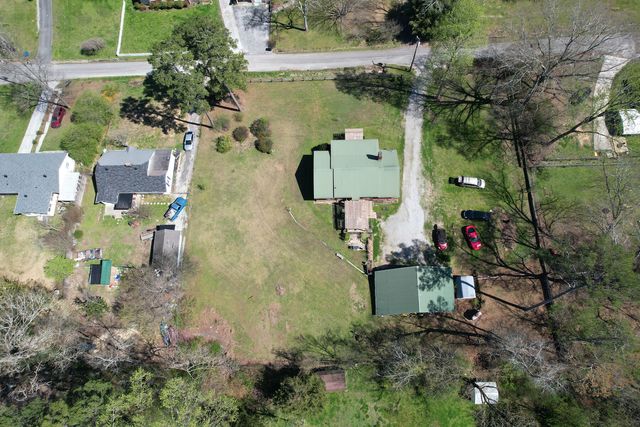 809 N Oakwood Street, Rossville, GA 30741