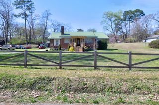 809 N Oakwood Street, Rossville, GA 30741
