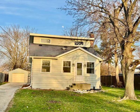 519 N Park Street, Westmont, IL 60559