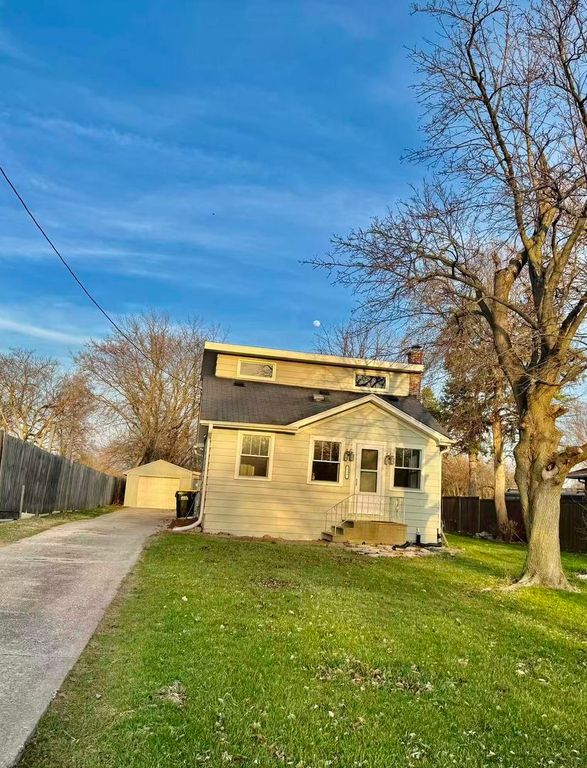 519 N Park Street, Westmont, IL 60559