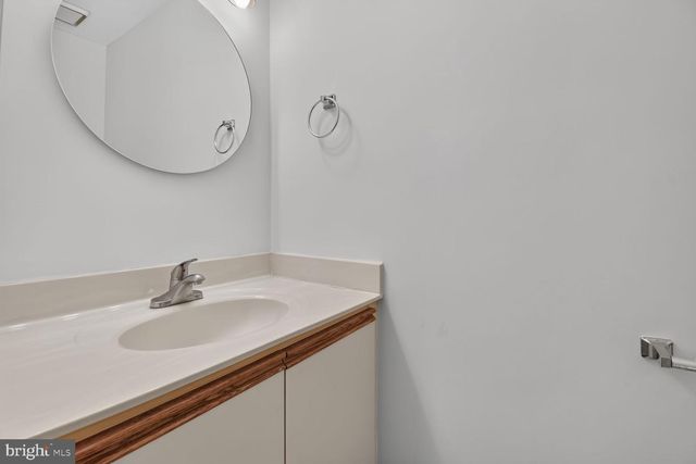 7589 CHRISLAND CV, Falls Church, VA 22042