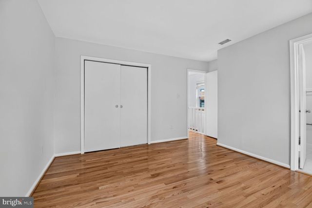 7589 CHRISLAND CV, Falls Church, VA 22042