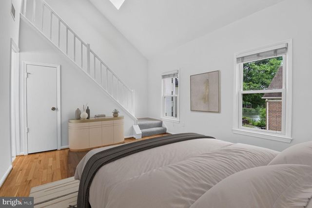 7589 CHRISLAND CV, Falls Church, VA 22042