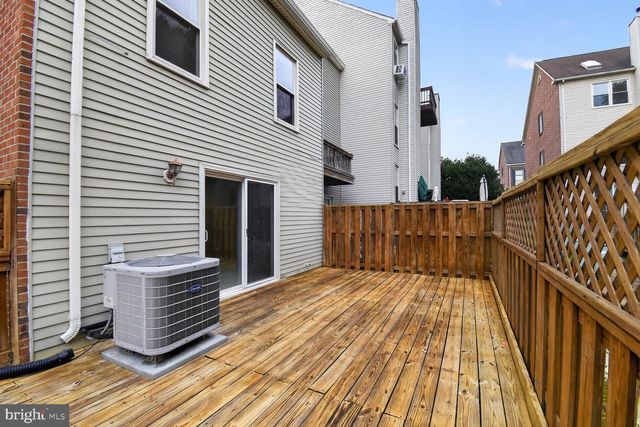 7589 CHRISLAND CV, Falls Church, VA 22042