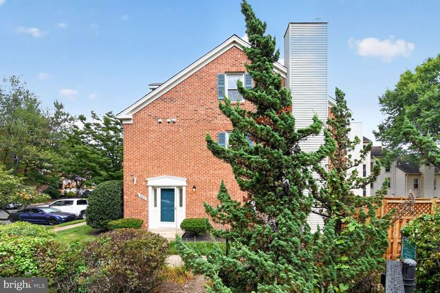 7589 CHRISLAND CV, Falls Church, VA 22042
