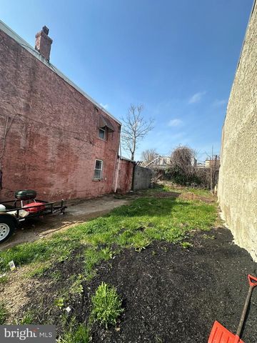 2305 W SERGEANT ST, Philadelphia, PA 19132