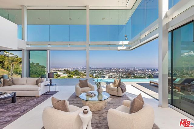 9150 Oriole Way, Los Angeles, CA 90069