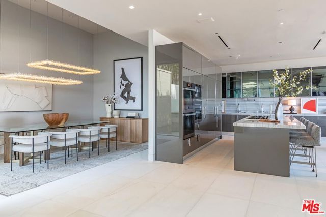 9150 Oriole Way, Los Angeles, CA 90069