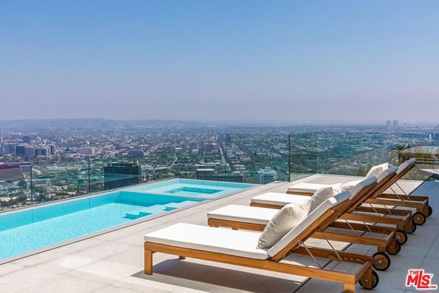 9150 Oriole Way, Los Angeles, CA 90069