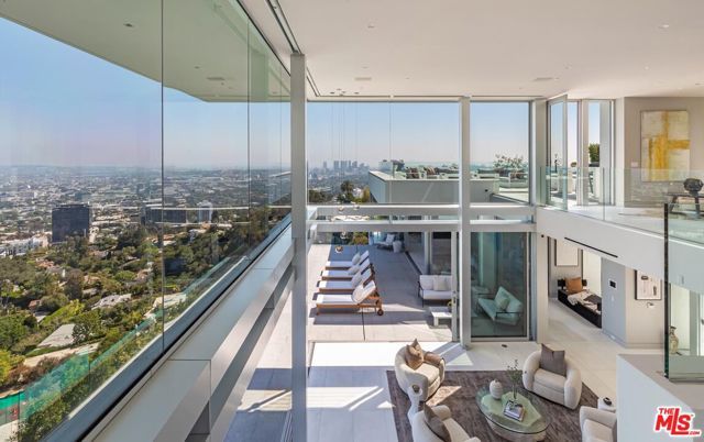 9150 Oriole Way, Los Angeles, CA 90069