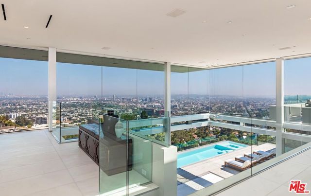 9150 Oriole Way, Los Angeles, CA 90069