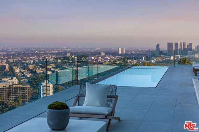 9150 Oriole Way, Los Angeles, CA 90069