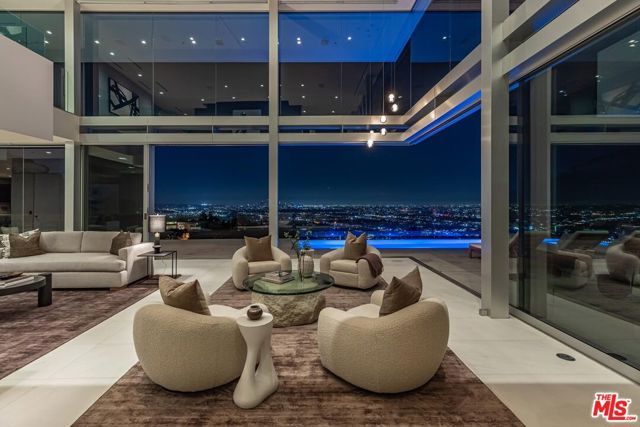 9150 Oriole Way, Los Angeles, CA 90069