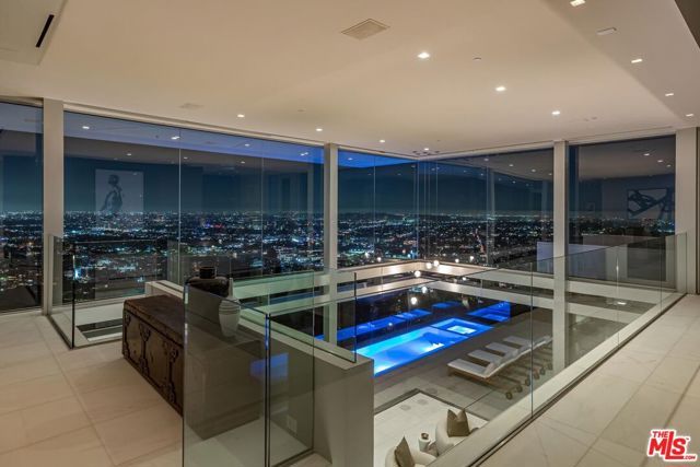 9150 Oriole Way, Los Angeles, CA 90069