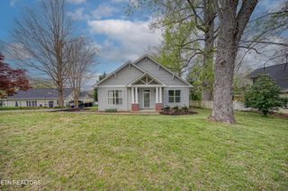 141 Northwestern Ave, Oak Ridge, TN 37830