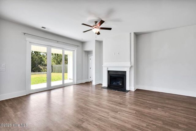 304 Edgewater Way, Holly Ridge, NC 28445