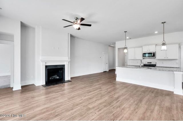 304 Edgewater Way, Holly Ridge, NC 28445