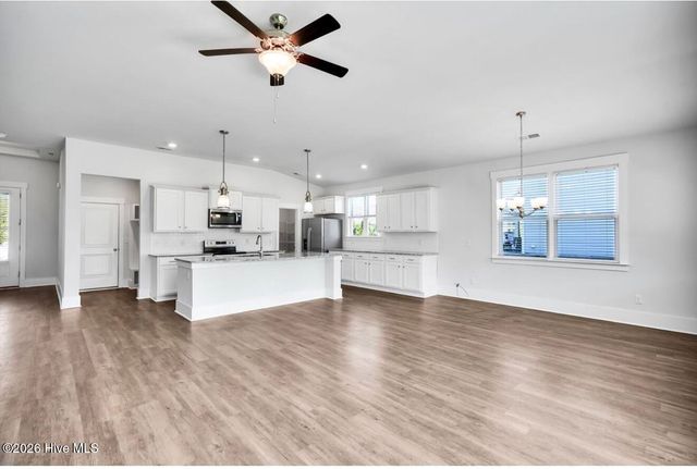 304 Edgewater Way, Holly Ridge, NC 28445