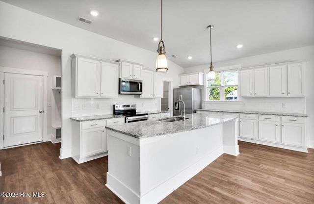 304 Edgewater Way, Holly Ridge, NC 28445