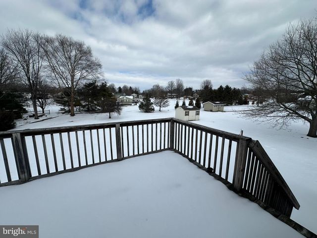 2210 STORMS STORE RD, New Oxford, PA 17350