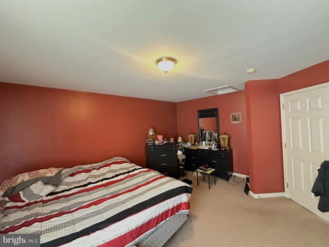 2210 STORMS STORE RD, New Oxford, PA 17350