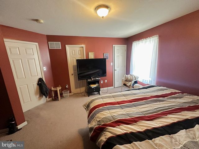 2210 STORMS STORE RD, New Oxford, PA 17350