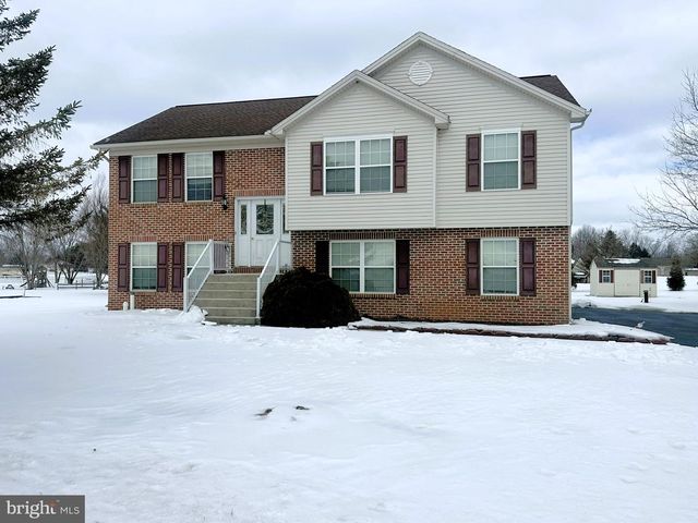 2210 STORMS STORE RD, New Oxford, PA 17350